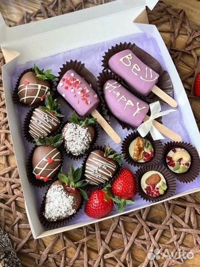 Клубника и банан в шоколаде, конфеты