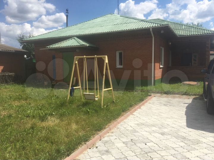 Коттедж 180 м² на участке 7,5 сот.