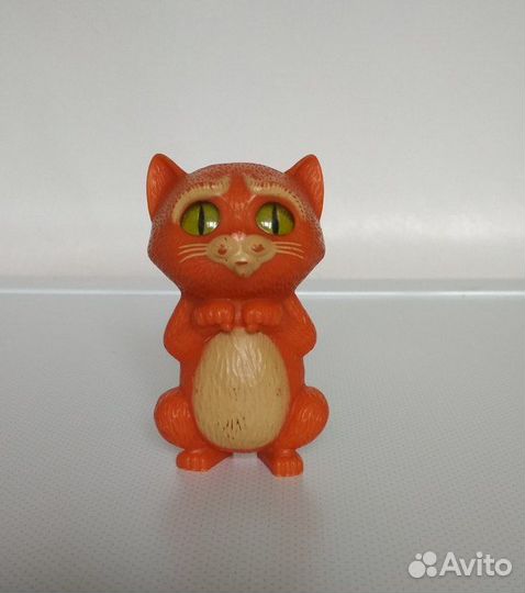 Персонажи Макдональдса, киндеров и 