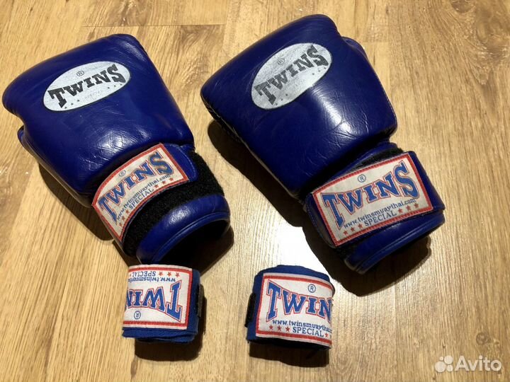 Боксерские перчатки Twins Special 10 oz (Тайланд)