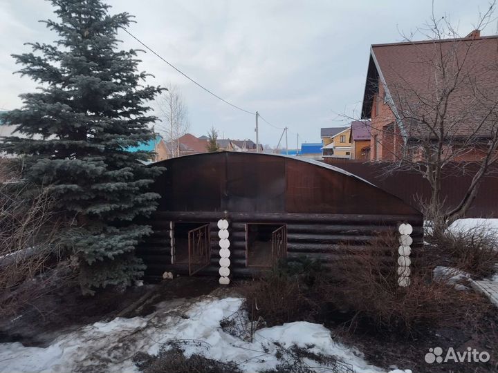 Домики для собак больших