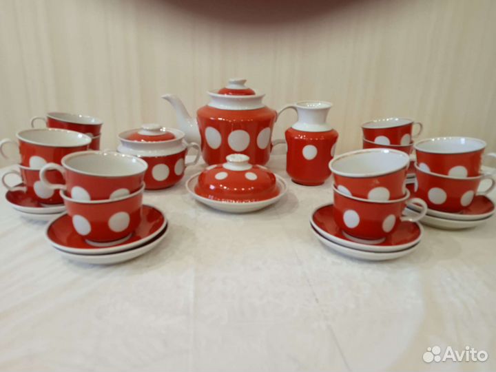 Чайный сервиз на 12 персон