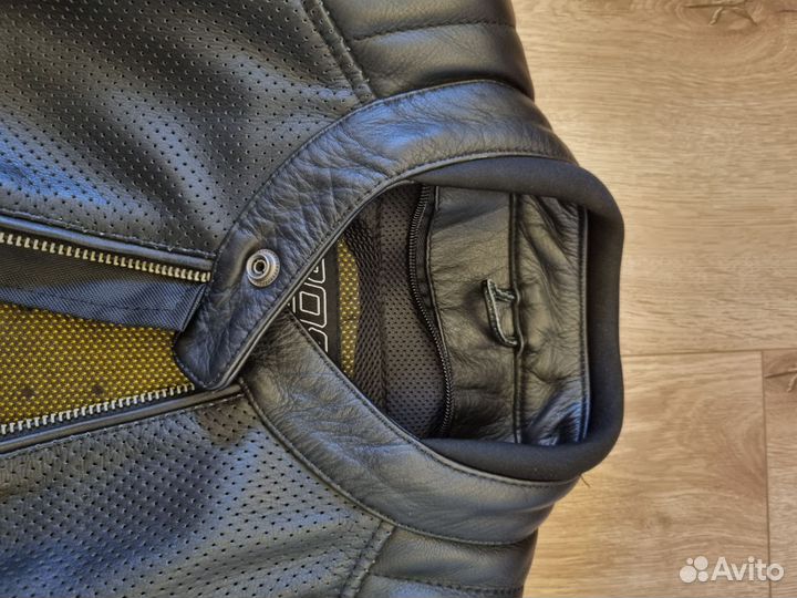 Мотокуртка кожаная мужская