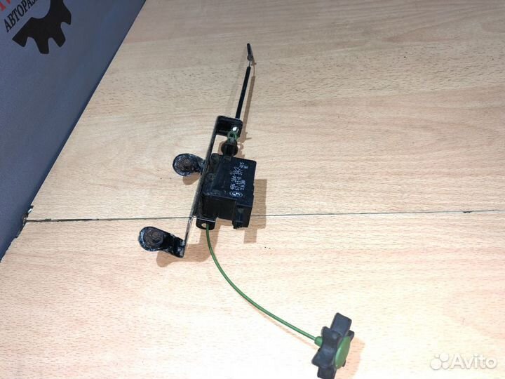 Сервопривод лючка бензобака BMW e60