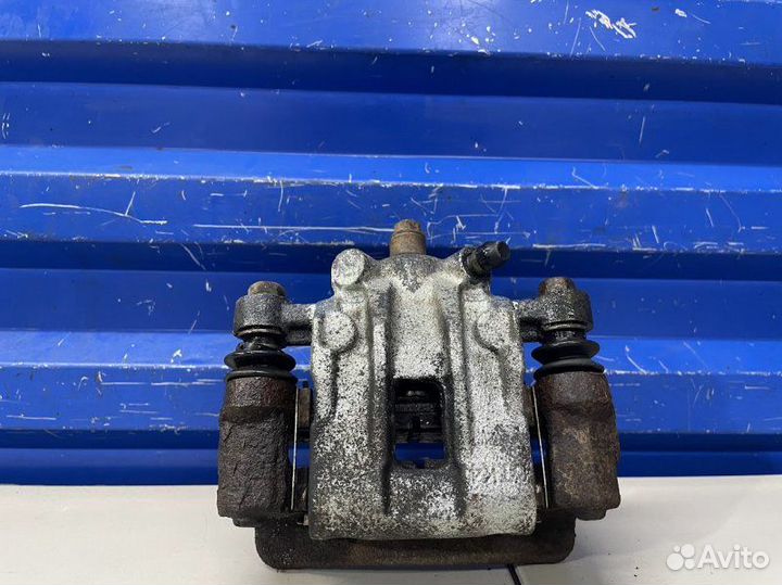 Суппорт задний правый Hyundai Verna 2 1.4 G4EE