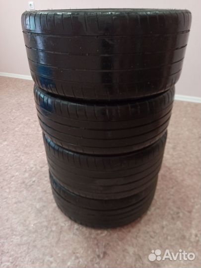 Michelin Pilot Sport 4 S 225/40 R19 и 255/35 R19