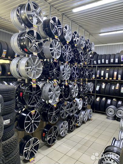 Viatti Brina Nordico V-522 185/65 R14 90H