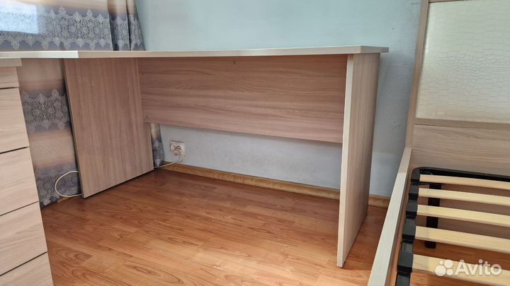 Спальный гарнитур Мебель Стол