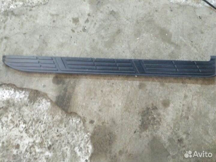 Накладка порога наружняя левая Toyota Land Cruiser