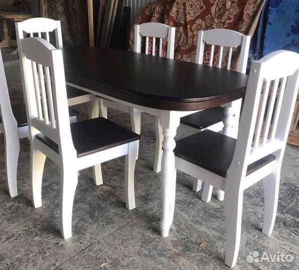 Стол со стульями