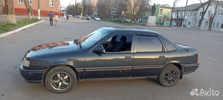 Opel Vectra 2.0 МТ, 1992, 400 000 км