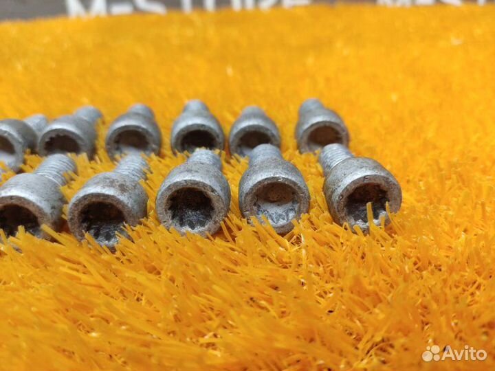 Болт привода Audi A6 C6/4F BDW 2008