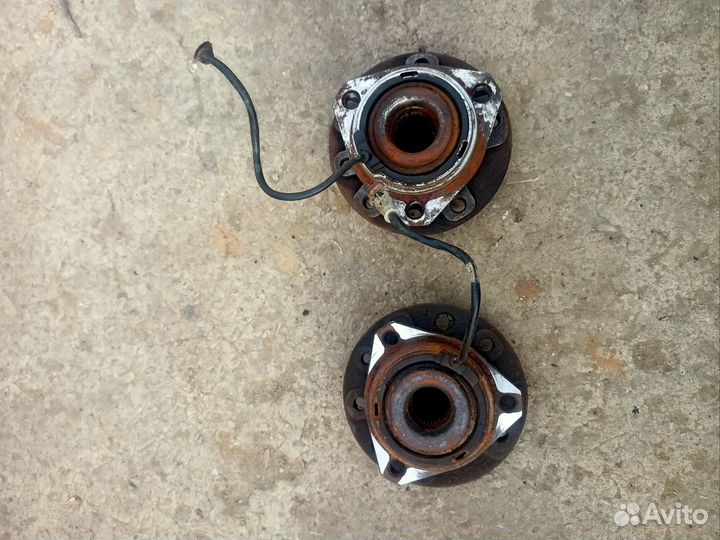 Ступица передняя Opel Astra H