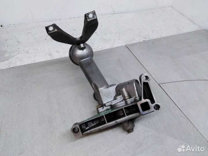 Насос масляный A6111800101