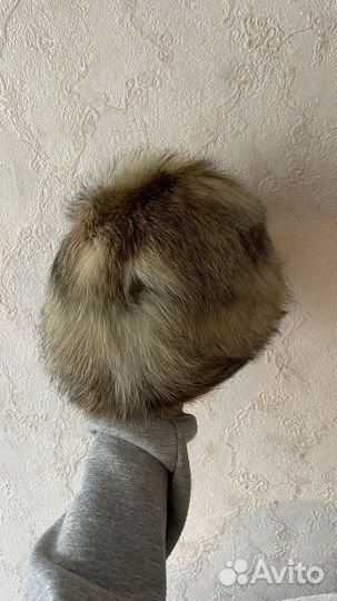 Женские меховые шапки