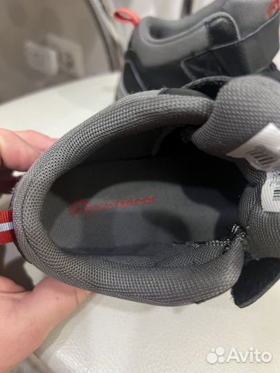 Продам кроссовки