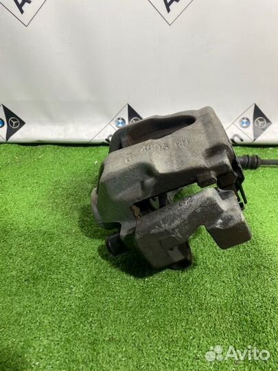 Суппорт тормозной передний правый Mercedes-Benz