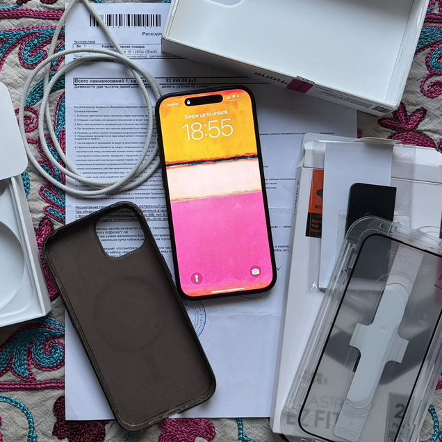 iPhone 15, 128 ГБ, SIM + eSIM