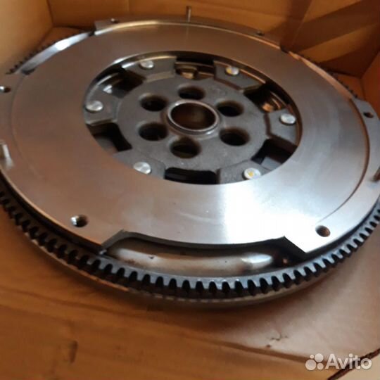 Маховик двухмассовый audi A3/VW bora,golf passat 1
