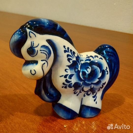 Статуэтка лошадь