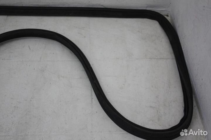 Уплотнитель багажника Nissan Qashqai J10