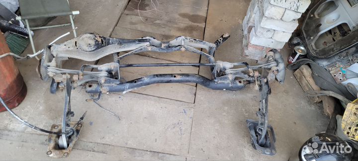 Задний подрамник Jetta 6