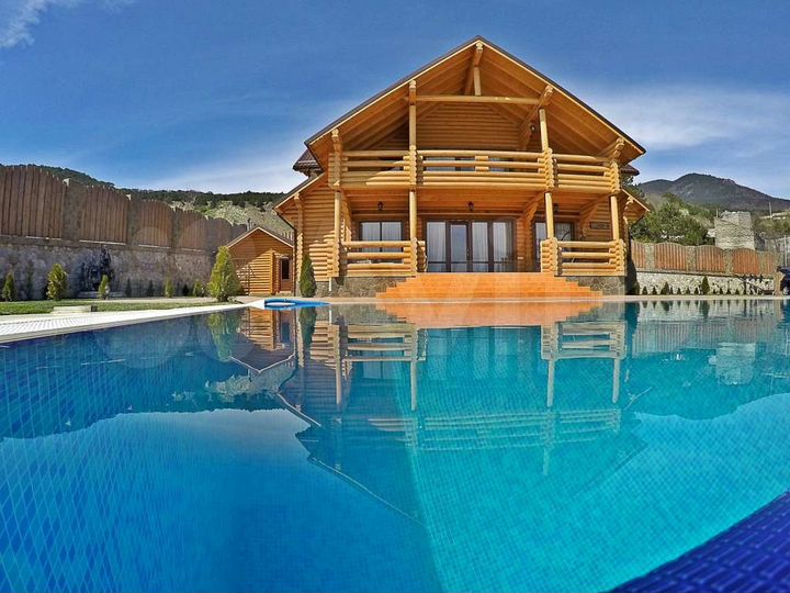 Дом 400 м² на участке 25 сот.