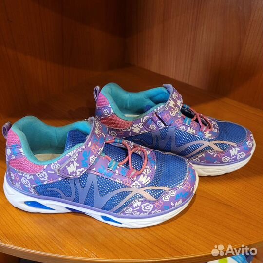 Кроссовки для девочки