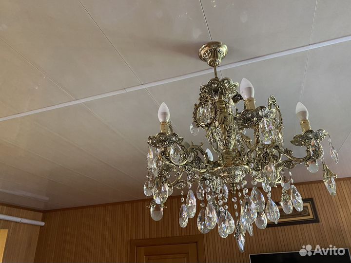 Продается люстра