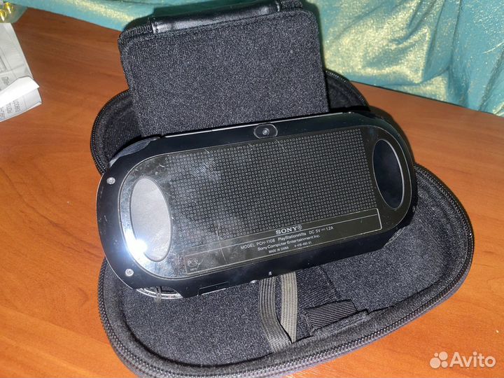 Sony playstation Vita с оригинальным чехлом