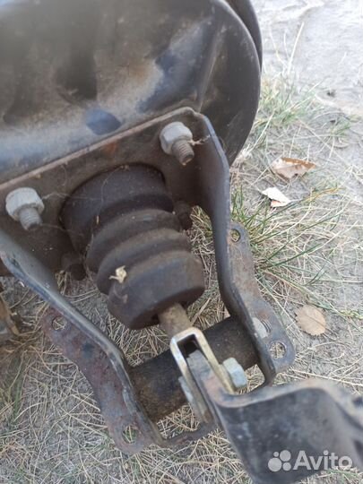 Вакуумн. система тормозов- на отечеств. маш.- 2шт