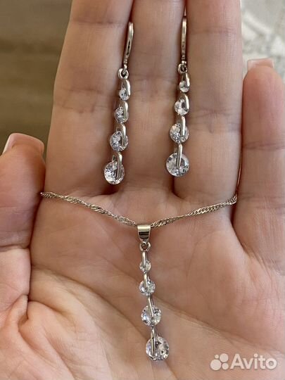 Набор ювелирных украшений серьги колье