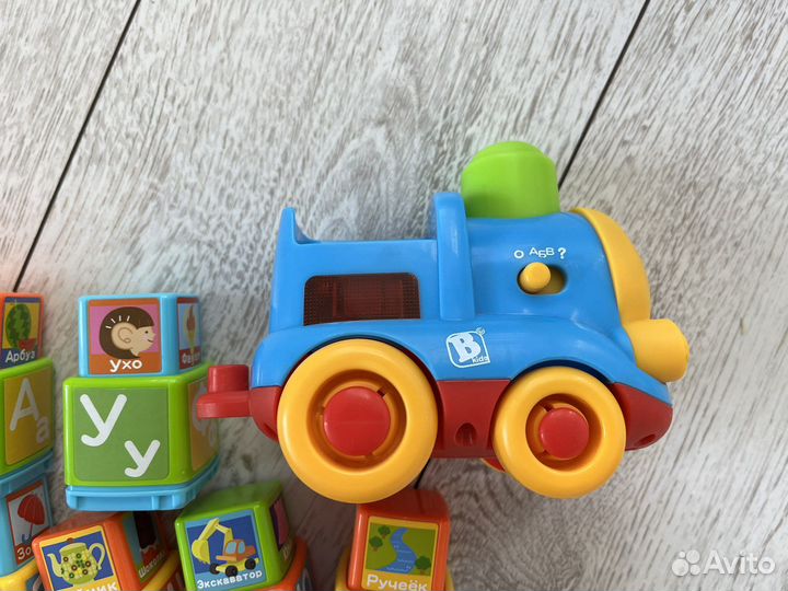 Развивающая игрушка паровозик, интерактивная