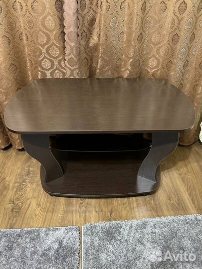 Журнальный столик