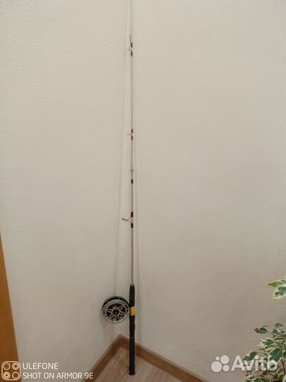 Продам алюминиевый спиннинг с катушкой