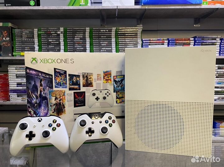 Xbox One S 500gb + Второй геймпад