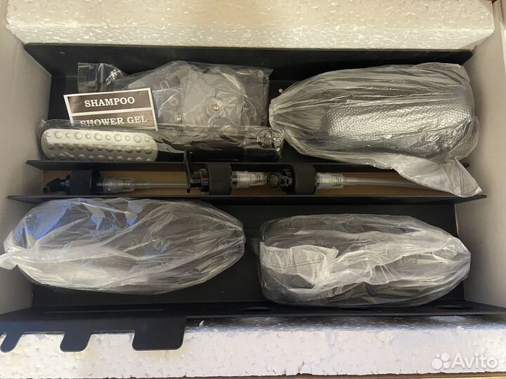 Полочки в ванную новые