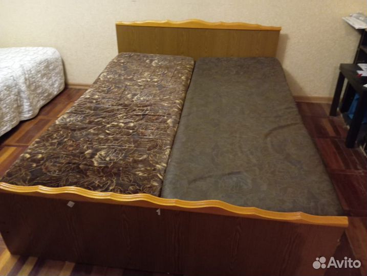 Кровать