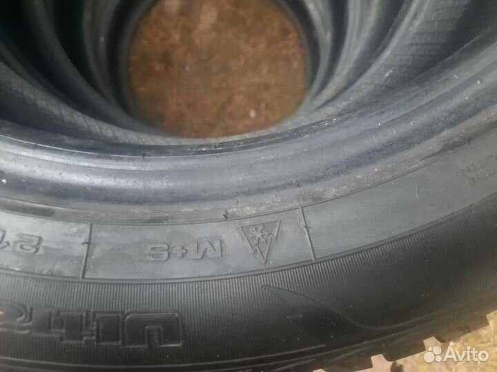 Goodyear UltraGrip Ice 215/55 R17 94T