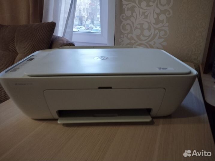 Цветной струйный принтер HP DeskJet 2710e