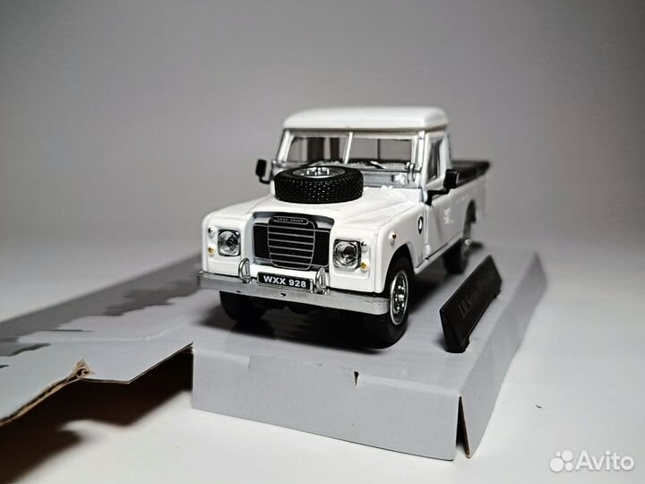 Land Rover Series 109 Pickup white Cararama 1:43