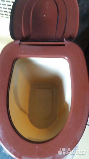 Пластиковые: Бак,корзина,ведро. см.текст