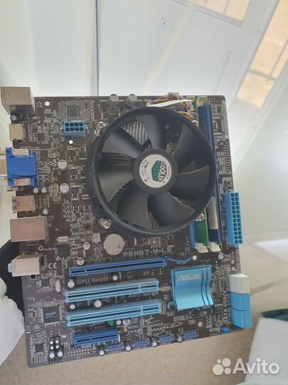 Материнская плата с процессором и памятью