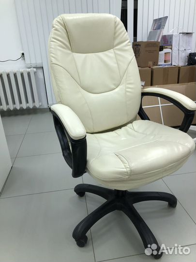 Офисное кресло экокожа б/у