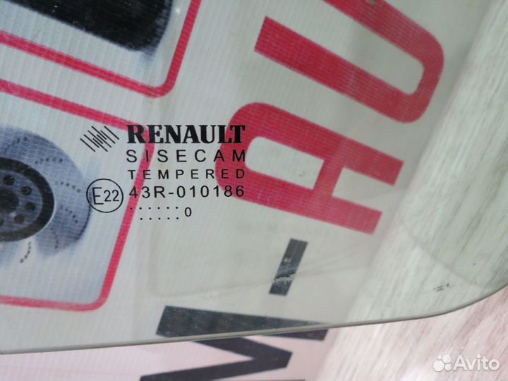 Форточка левая Renault Sandero 2