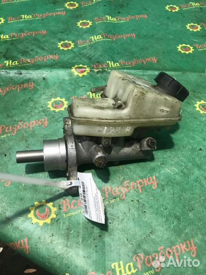 Главный тормозной цилиндр Opel Zafira B минивэн