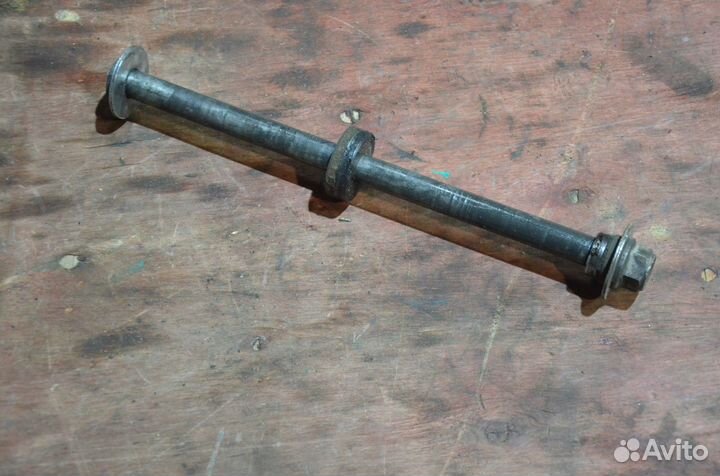 Ось заднего колеса yamaha TDM 850-2 1996-2001