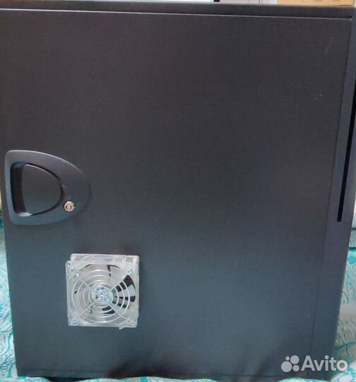Продается компьютерный корпус Сhieftec без б/п
