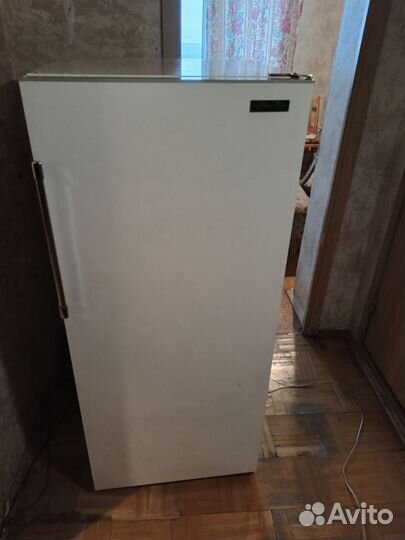 Винтажный советский ретро-холодильник 3ил
