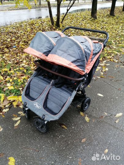 Коляска для двойни